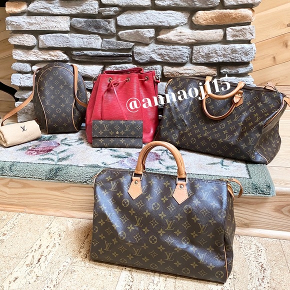 JB AUTHENTIC CLOSET👜👠🎒🕶👛👗 - Picture 2 of 16